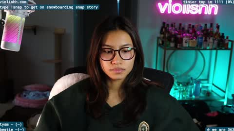 follow me on twitter violishh and ig violishh  online show from February 3, 2025, 8:46 pm