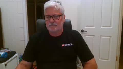 Snapshot of viper654321 chatting on October 19, 2025, 7:42 am viper654321 online show from October 19, 2025, 7:42 am