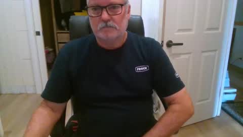 Snapshot of viper654321 chatting on February 15, 2026, 11:23 pm viper654321 online show from February 15, 2026, 11:23 pm