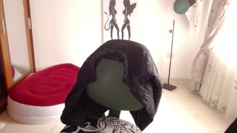 Snapshot of vivian_milf_paint chatting on February 7, 2026, 1:37 pm vivian_milf_paint online show from February 7, 2026, 1:37 pm