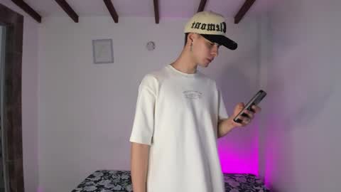 Snapshot of vlad__night chatting on March 1, 2026, 4:14 am Vlad online show from March 1, 2026, 4:14 am