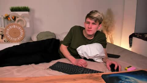 Snapshot of volan_starts chatting on February 15, 2026, 7:51 am Dan online show from February 15, 2026, 7:51 am