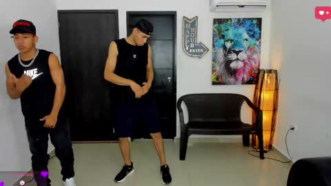 voyeurism_guys online show from November 25, 2025, 10:54 pm