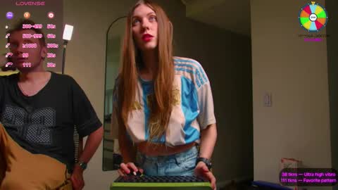 Snapshot of vundersex chatting on October 23, 2025, 6:50 pm Eva and Franklin online show from October 23, 2025, 6:50 pm