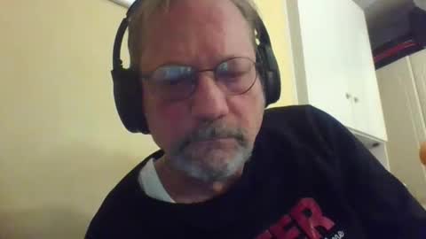 Snapshot of wanky357 chatting on February 4, 2026, 8:47 pm Tibo Love online show from February 4, 2026, 8:47 pm