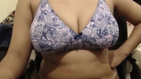 Snapshot of webshowxxx chatting on February 5, 2026, 10:31 am mina online show from February 5, 2026, 10:31 am