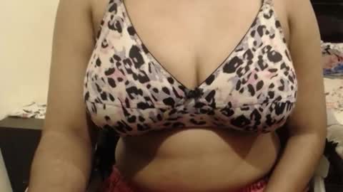 Snapshot of webshowxxx chatting on February 11, 2026, 9:58 am mina online show from February 11, 2026, 9:58 am