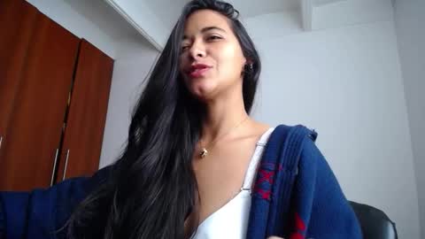 Ilauren online show from January 7, 2026, 1:02 pm