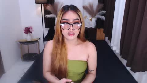 Snapshot of wildsassy0719 chatting on December 28, 2024, 12:15 am shea online show from December 28, 2024, 12:15 am