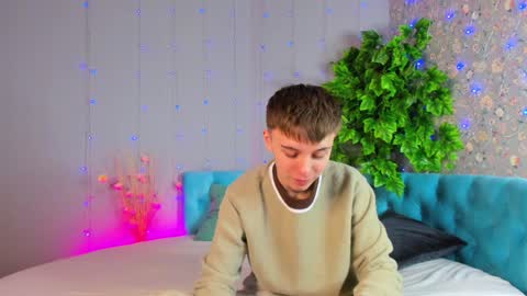 Snapshot of william_ross chatting on January 26, 2025, 10:35 pm will online show from January 26, 2025, 10:35 pm