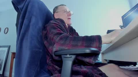 Snapshot of willyskynn chatting on February 7, 2026, 7:28 pm WillySkynn online show from February 7, 2026, 7:28 pm