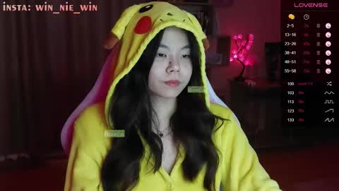 Snapshot of win_nie chatting on October 5, 2025, 3:27 am Winnie online show from October 5, 2025, 3:27 am