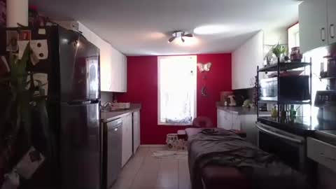 winebottle24 online show from February 14, 2025, 2:33 pm