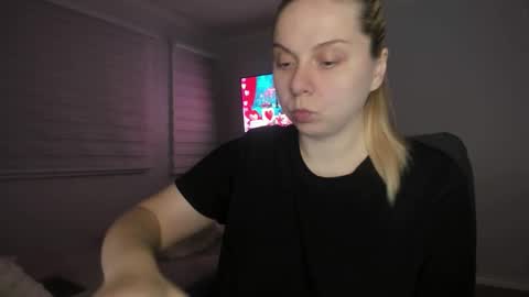 Snapshot of winter_miracle chatting on February 4, 2026, 10:10 am Winter Miracle online show from February 4, 2026, 10:10 am