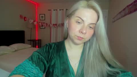 Snapshot of winter_miracle chatting on February 15, 2026, 12:07 am Winter Miracle online show from February 15, 2026, 12:07 am