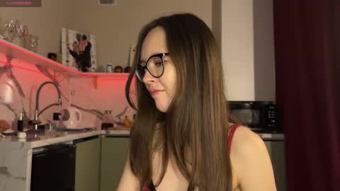 Isobelle online show from February 12, 2025, 2:54 pm