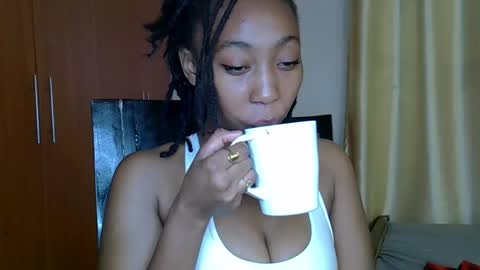 Snapshot of wizzia_khalifa chatting on February 18, 2025, 4:15 am girlie o online show from February 18, 2025, 4:15 am