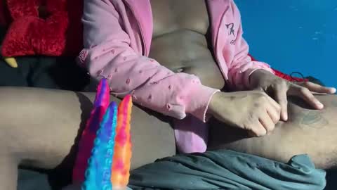 Snapshot of woahfuzz chatting on February 16, 2026, 6:37 pm YourDaddys Son online show from February 16, 2026, 6:37 pm