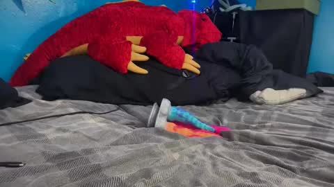 Snapshot of woahfuzz chatting on February 19, 2026, 10:22 am YourDaddys Son online show from February 19, 2026, 10:22 am