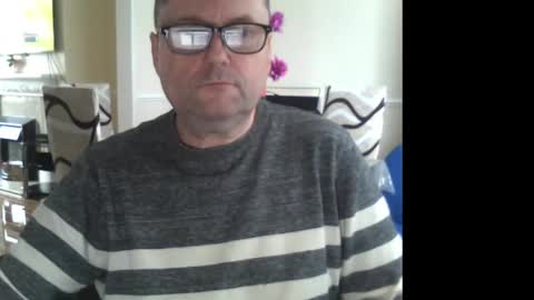 Snapshot of wobble444 chatting on February 13, 2025, 10:34 am wobble444 online show from February 13, 2025, 10:34 am