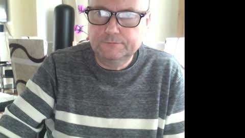 Snapshot of wobble444 chatting on February 26, 2025, 9:32 am wobble444 online show from February 26, 2025, 9:32 am