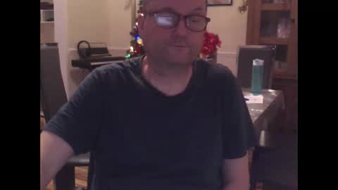 Snapshot of wobble444 chatting on December 16, 2025, 2:38 am wobble444 online show from December 16, 2025, 2:38 am