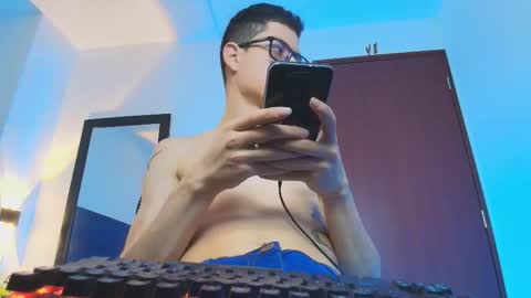 Snapshot of wolfan_sky chatting on February 2, 2026, 11:42 am W O L F online show from February 2, 2026, 11:42 am