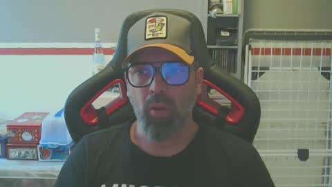 Snapshot of womenizzeer chatting on January 25, 2025, 11:02 am Adam online show from January 25, 2025, 11:02 am