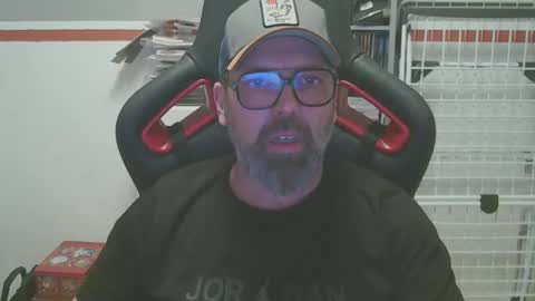 Snapshot of womenizzeer chatting on February 5, 2025, 5:09 pm Adam online show from February 5, 2025, 5:09 pm