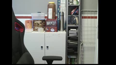 Snapshot of womenizzeer chatting on January 7, 2026, 3:03 pm Adam online show from January 7, 2026, 3:03 pm