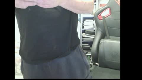 Snapshot of womenizzeer chatting on January 9, 2026, 11:39 pm Adam online show from January 9, 2026, 11:39 pm