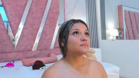 Snapshot of wonderkloe_ chatting on March 1, 2026, 1:40 am wonderkloe_ online show from March 1, 2026, 1:40 am