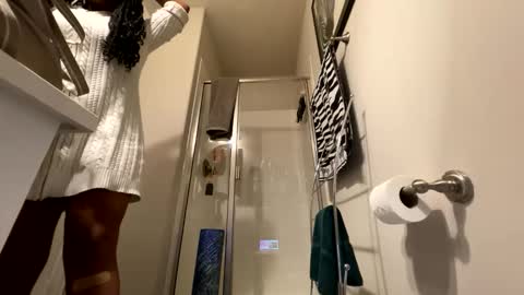 Snapshot of wynterheat chatting on January 17, 2026, 12:37 am Wynter Heat online show from January 17, 2026, 12:37 am