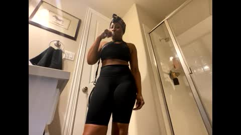 Snapshot of wynterheat chatting on March 1, 2026, 9:39 pm Wynter Heat online show from March 1, 2026, 9:39 pm