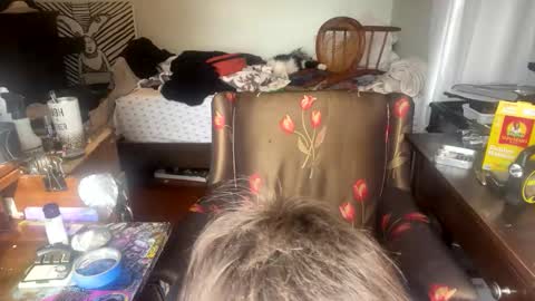 Snapshot of xander0zzz chatting on March 1, 2026, 6:10 pm xander0zzz online show from March 1, 2026, 6:10 pm