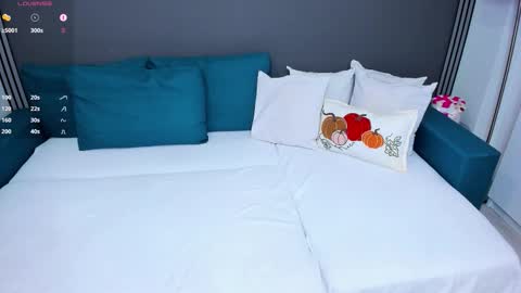 Snapshot of xchristalx chatting on November 3, 2025, 8:32 pm Christal online show from November 3, 2025, 8:32 pm