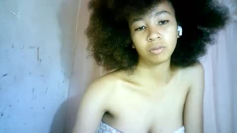 Snapshot of xenna610827 chatting on February 18, 2025, 9:21 am xenna610827 online show from February 18, 2025, 9:21 am