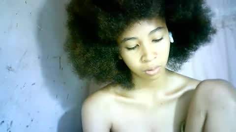 Snapshot of xenna610827 chatting on February 18, 2025, 7:09 pm xenna610827 online show from February 18, 2025, 7:09 pm