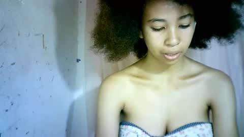 Snapshot of xenna610827 chatting on February 19, 2025, 2:55 pm xenna610827 online show from February 19, 2025, 2:55 pm