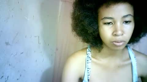 Snapshot of xenna610827 chatting on February 27, 2025, 7:15 pm xenna610827 online show from February 27, 2025, 7:15 pm