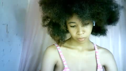 Snapshot of xenna610827 chatting on March 2, 2025, 4:10 pm xenna610827 online show from March 2, 2025, 4:10 pm