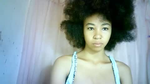 Snapshot of xenna610827 chatting on March 3, 2025, 5:53 am xenna610827 online show from March 3, 2025, 5:53 am