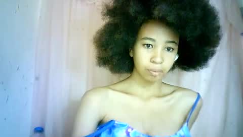 Snapshot of xenna610827 chatting on March 7, 2025, 8:13 am xenna610827 online show from March 7, 2025, 8:13 am