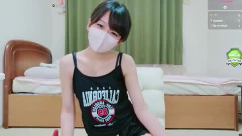 xxinoxx online show from September 14, 2025, 4:06 pm