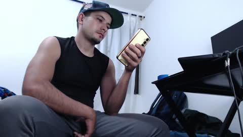 Snapshot of yacklol chatting on December 6, 2024, 1:18 am jack thopmson online show from December 6, 2024, 1:18 am