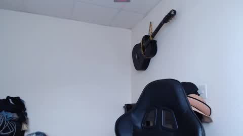 Snapshot of yacklol chatting on January 1, 2025, 3:35 pm jack thopmson online show from January 1, 2025, 3:35 pm