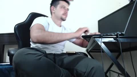 Snapshot of yacklol chatting on January 17, 2025, 2:39 am jack thopmson online show from January 17, 2025, 2:39 am