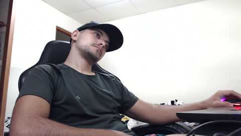 Snapshot of yacklol chatting on January 28, 2025, 2:11 am jack thopmson online show from January 28, 2025, 2:11 am