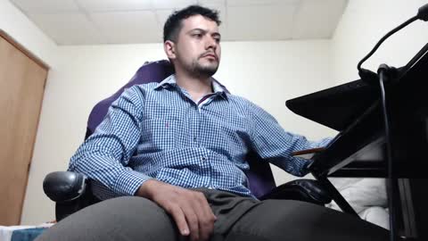 Snapshot of yacklol chatting on February 5, 2025, 1:37 am jack thopmson online show from February 5, 2025, 1:37 am