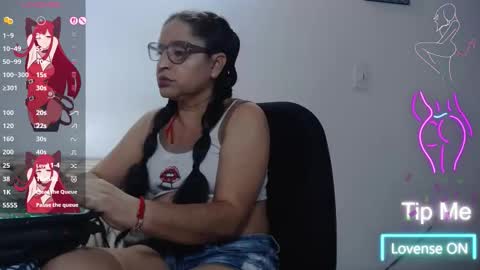 yaya____ online show from February 19, 2026, 9:33 pm